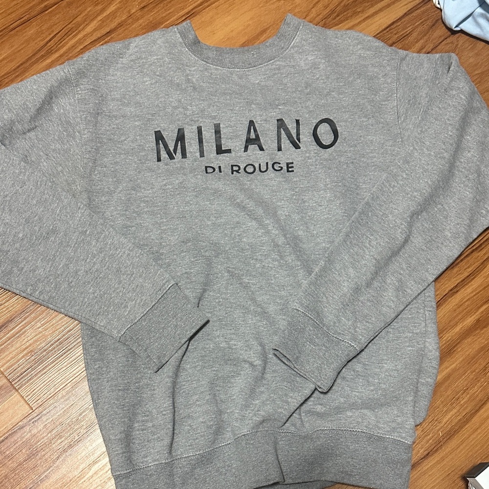 Milano Di Rouge Classic Gray Crewneck Sweater